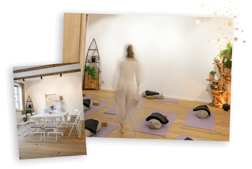 Johanna bewegt sich durch einen vorbereiteten Yoga-Raum mit Matten und Kissen.